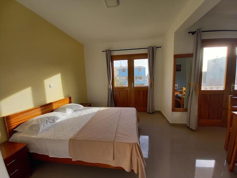 One Cozy Bedroom - Studio In サンタ・マリア エクステリア 写真